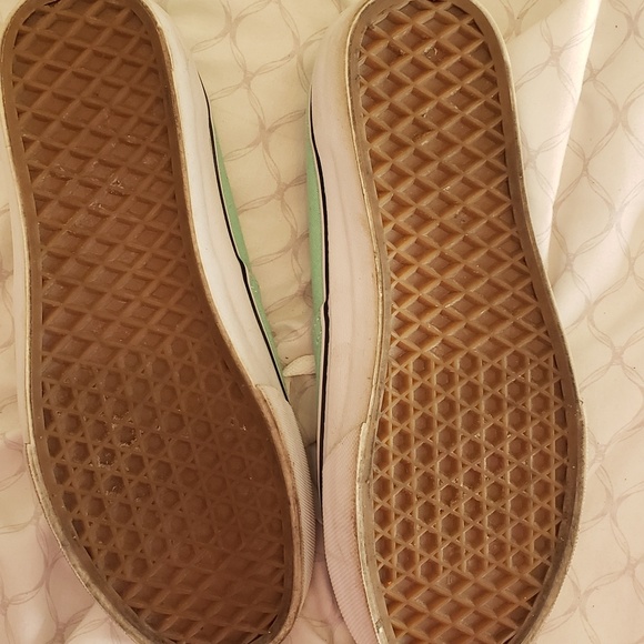 Vans - Picture 2 of 3